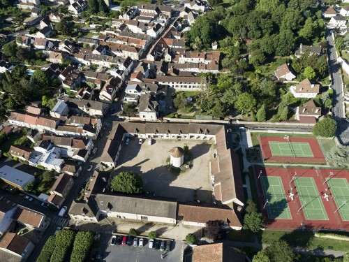 Photo aérienne réalisée par drone. Client : Service communication de la Mairie de Mandres-les-Roses | Philippe DUREUIL Photographie