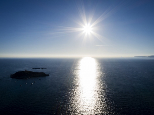 Photo par drone de l'île du grand Rouveau. | Philippe DUREUIL Photographie