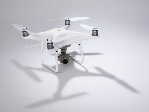 Drone phantom 4 pro V2.0 utilisé par le photographe télé-pilote Philippe Dureuil pour réaliser des prises de vues aériennes photos et vidéos | Philippe DUREUIL Photographie