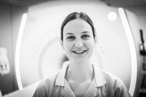 Portrait corporate métier, manipulatrice électroradiologie médicale. | Philippe DUREUIL Photographie