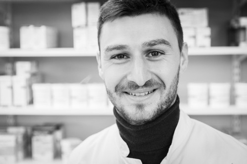Reportage corporate. Portrait métier. Le métier de pharmacien à l'hôpital. | Philippe DUREUIL Photographie