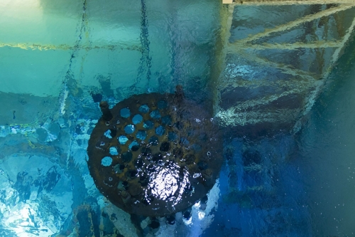 Photo de détail de la piscine de la centrale de Chooz A en cours de démantèlement. | Philippe DUREUIL Photographie