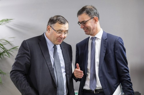 Visite de Patrick Pouyanné, président-directeur général de TotalEnergies au CEA List reçu par François Jacq alors administrateur général du CEA. Client : CEA List. | Philippe DUREUIL Photographie