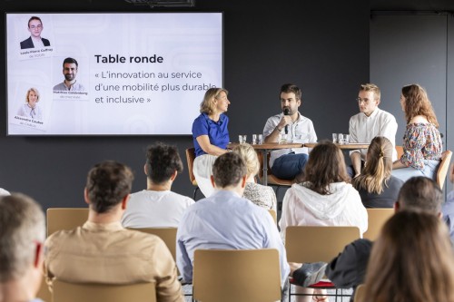 Reportage photographique pour une table ronde en entreprise. Client : Roole. | Philippe DUREUIL Photographie
