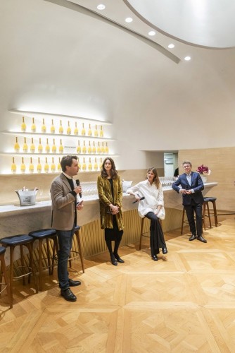 Soirée événementielle chez Moët Hennessy à Paris. Présentation des effervescents français sans alcool de la Maison French Bloom. | Philippe DUREUIL Photographie