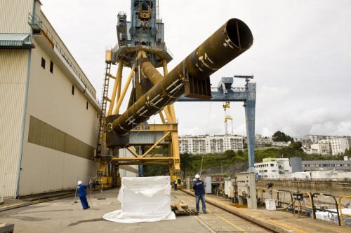 Photographe industriel. Reportage photographique sur la construction de l'hydrolienne l'Arcouest du groupe EDF - Photographies de reportage réalisées sur le site de la société Naval Group à Brest. Agence Toma. | Philippe DUREUIL Photographie