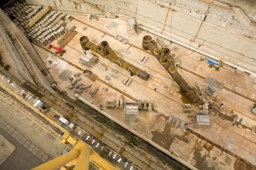 Assemblage du tripod de l'hydrolienne l'Arcouest du groupe EDF - Photographies de reportage réalisées sur le site de la société Naval Group à Brest. Agence Toma. | Philippe DUREUIL Photographie