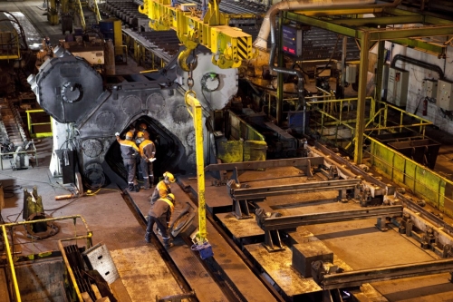 Photo de reportage industriel sur l'entretien d'une forge industrielle. | Philippe DUREUIL Photographie