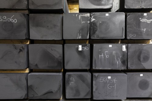 Photographie industrielle d'un stockage de barres de graphite | Philippe DUREUIL Photographie