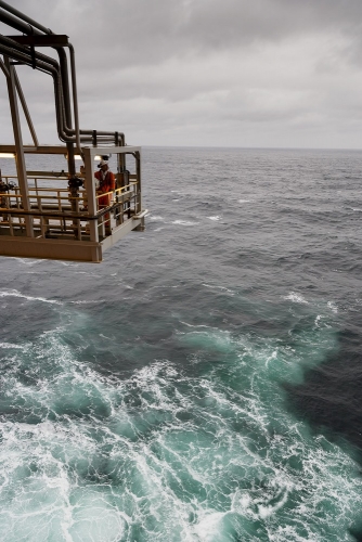 Photographie industrielle offshore réalisée sur la plateforme de Troll A en mer du nord. Je suis photographe industriel titulaire des certificats HUET (Helicopter Underwater Escape Training Certificate) & BOSSIET (Basic Offshore Safety Induction and Emergency Training). | Philippe DUREUIL Photographie