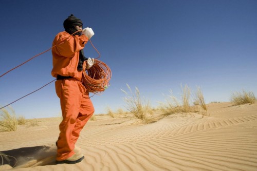 Photographie industrielle réalisée pour Total Exploration Production en Mauritanie - Reportage photo pour l'illustration d'une campagne de prospection sismique. | Philippe DUREUIL Photographie