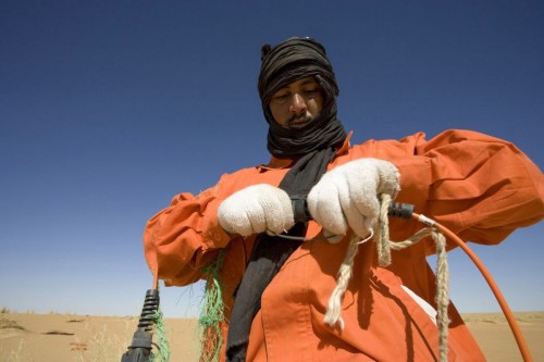 Photo industrielle réalisée pour Total Exploration Production en Mauritanie - Reportage photo pour l'illustration d'une campagne de prospection sismique | Philippe DUREUIL Photographie