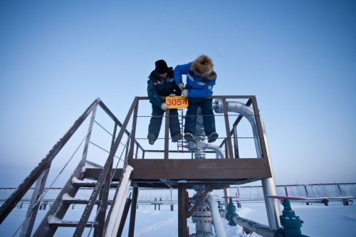 Photo industrielle réalisée pour GDF Suez en Sibérie sur un site gazier de Gazprom - On est en janvier et le thermomètre affiche -43 degrés ! | Philippe DUREUIL Photographie