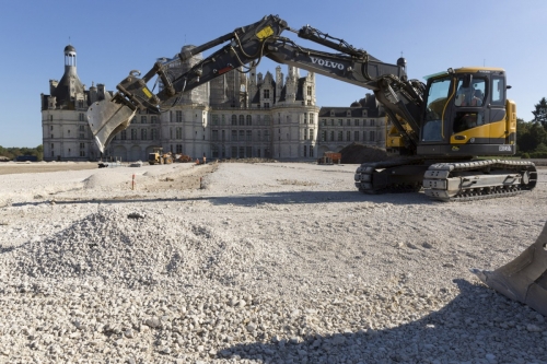 Photographie de suivi de chantier du patrimoine. Reportage photo sur la restitution des jardins à la Française du château de Chambord. | Philippe DUREUIL Photographie