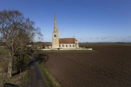Photo aérienne par mât télescopique de l'église de Montagny-Sainte-Félicité réalisée à 10 mètres de hauteur. | Philippe DUREUIL Photographie