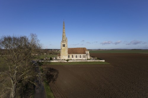 Photo aérienne par mât télescopique de l'église de Montagny-Sainte-Félicité réalisée à 15 mètres de hauteur. | Philippe DUREUIL Photographie