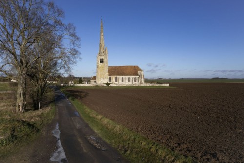 Photo aérienne par mât télescopique de l'église de Montagny-Sainte-Félicité réalisée à 5 mètres de hauteur | Philippe DUREUIL Photographie