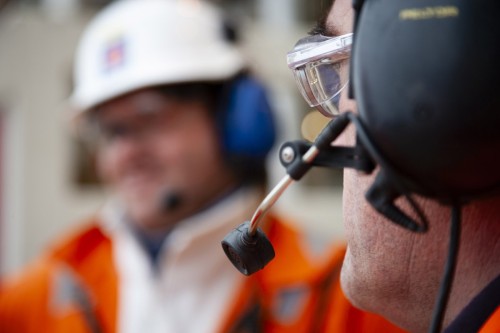 Photo en extérieur d'hommes au travail sur la plate-forme offshore de Troll en mer du nord. | Philippe DUREUIL Photographie