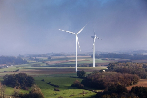 Photographie aérienne réalisée au dessus de la Drôme pour GRTgaz. Photo aérienne de 2 éoliennes. | Philippe DUREUIL Photographie