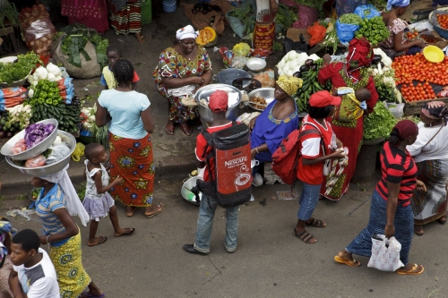 SFS Sampling Nescafé® au marché d'Abidjan | Philippe DUREUIL Photographie