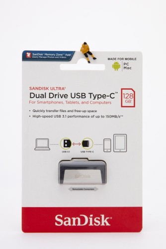 Photo de packshot produit bureautique, clé USB | Philippe DUREUIL Photographie