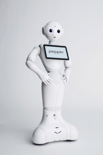 Photo de packshot du robot Pepper réalisé en studio pour Aldebaran SoftBank Robotics. Agence Toma. DA : Aurélien Esquivet. | Philippe DUREUIL Photographie