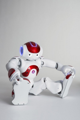 Photographie de pack-shot du robot Nao réalisé en studio pour Aldebaran SoftBank Robotics. Agence Toma. DA : Aurélien Esquivet. | Philippe DUREUIL Photographie