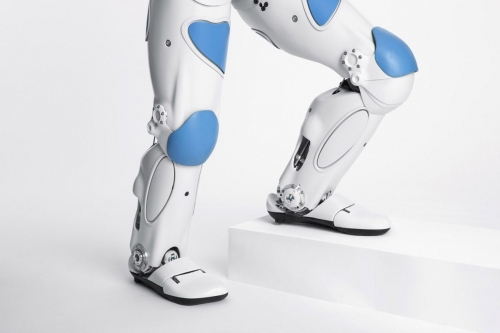 Photo de pack-shot. Photo de détail du robot Roméo réalisé en studio pour Aldebaran SoftBank Robotics. Agence Toma. DA : Aurélien Esquivet. | Philippe DUREUIL Photographie