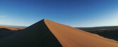 Photo de paysage panoramique 180° réalisé au Maroc. Panorama shooté avec l'appareil panoramique Noblex PRO 6/150 U, film argentique format 120. | Philippe DUREUIL Photographie