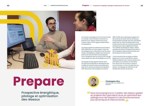 Double page intérieure du rapport d'activité de NaTran R & I 2024. Photo corporate de portrait métier d'une femme et un homme au travail dans un bureau en open space | Philippe DUREUIL Photographie