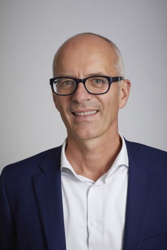 Portrait photographique corporate d'entreprise réalisé en studio mobile. | Philippe DUREUIL Photographie