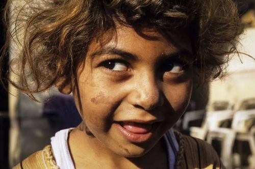 Portrait d'une jeune fille "Chiffonnier du Caire" Voir la série sur les Zabbalines dans la rubrique "Reportages" du site | Philippe DUREUIL Photographie