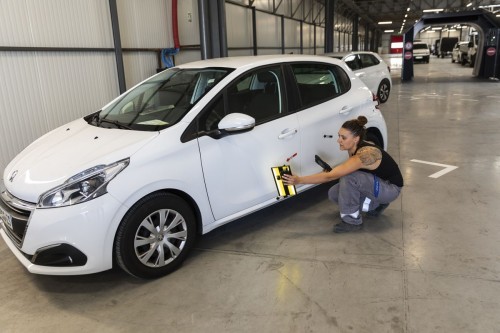 Portrait métier. Reportage photo réalisé pour le Groupe GCA, Vente de voitures d'occasion multi-marques. | Philippe DUREUIL Photographie
