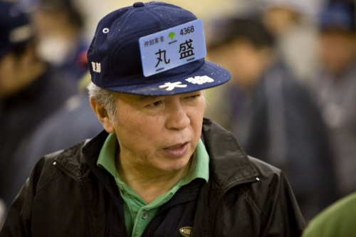 Acheteur au marché aux poissons de Tsukiji à Tokyo Japon | Philippe DUREUIL Photographie