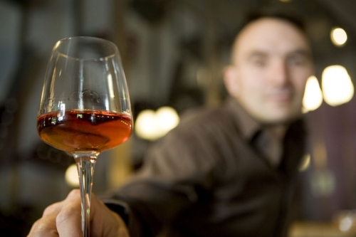 Dégustation de vin au restaurant. | Philippe DUREUIL Photographie