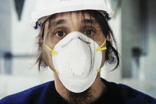 Portrait d'un homme portant un masque de protection pour lutter contre l'épidémie de Coronavirus | Philippe DUREUIL Photographie