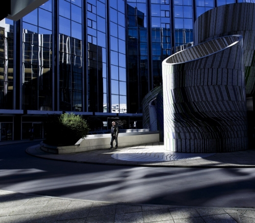 Streetphotography, une photographie instantanée de la vie quotidienne prise à Paris La Défense | Philippe DUREUIL Photographie